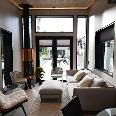 Stunning House With Heated Pool, Jacuzzi And Sauna *