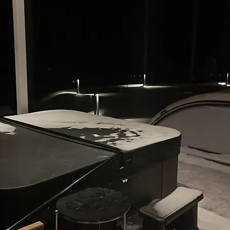 Villa Stunning House With Heated Pool, Jacuzzi And Sauna *