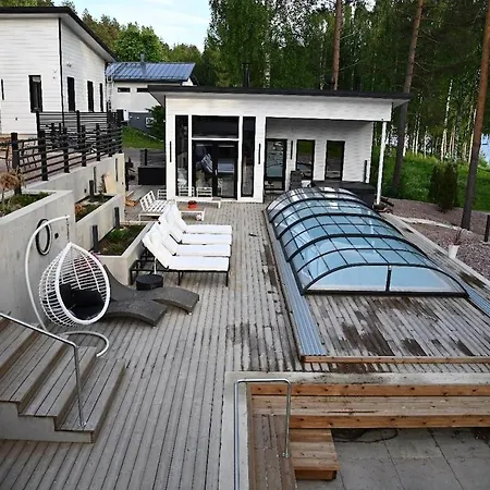 Stunning House With Heated Pool, Jacuzzi And Sauna