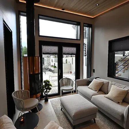 Stunning House With Heated Pool, Jacuzzi And Sauna