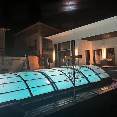 Villa Stunning House With Heated Pool, Jacuzzi And Sauna *